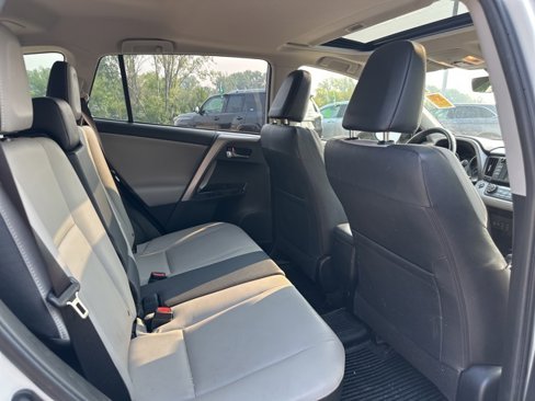 Used 2017 Toyota RAV4 Limited image 17
