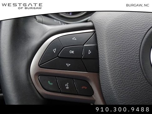 Used 2019 Jeep Cherokee Latitude Plus w/ Comfort/Convenience Group image 22