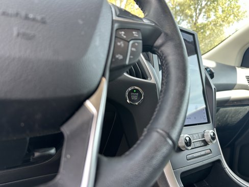 Used 2023 Ford Edge SEL image 18