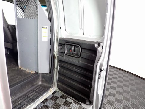 Used 2018 Chevrolet Express 2500 image 18