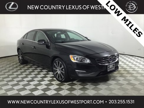 Used 2017 Volvo S60 T5 Inscription image 1