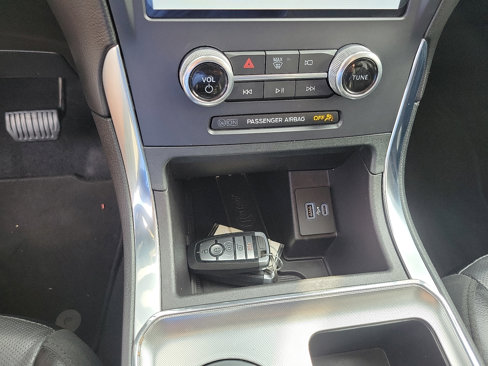 Used 2022 Ford Edge Titanium w/ Equipment Group 301A image 7