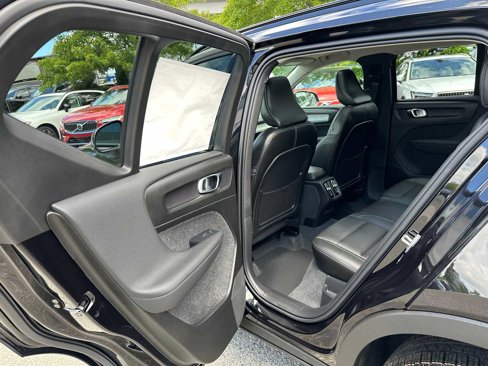 Used 2024 Volvo XC40 B5 Plus w/ Climate Package image 15