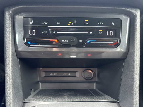 Certified 2022 Volkswagen Tiguan SE R-Line image 26