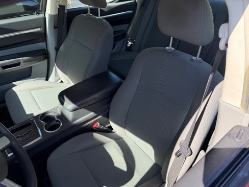 Used 2010 Dodge Charger SXT image 3