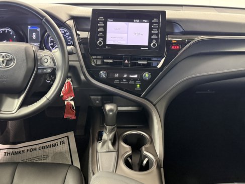 Used 2021 Toyota Camry SE image 13