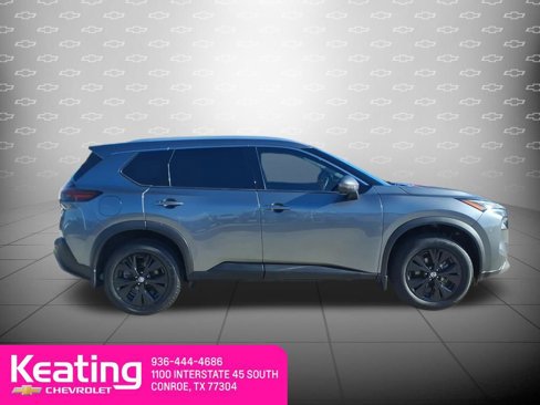 Used 2021 Nissan Rogue SV w/ Premium Package image 4