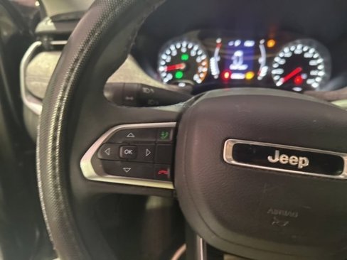 Used 2022 Jeep Compass Latitude image 16