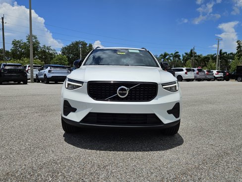 New 2026 Volvo XC40 B5 Core image 2