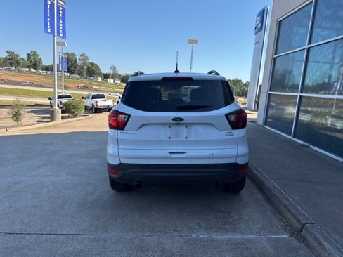 Used 2019 Ford Escape SEL image 6