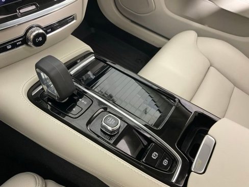 Certified 2024 Volvo S60 T8 Ultimate image 22