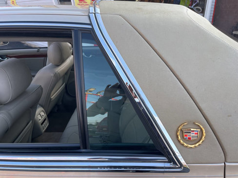 Used 2005 Cadillac De Ville w/ Deville Premium Package image 10