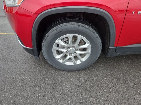 Used 2021 Chevrolet Traverse LT w/ LPO, Floor Liner Package image 11