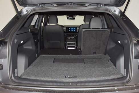 New 2025 Volkswagen Atlas Cross Sport SE image 23