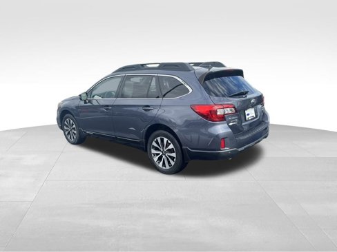 Used 2017 Subaru Outback 2.5i Limited image 3