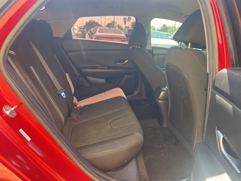 Used 2022 Hyundai Elantra SEL w/ Convenience Package image 17