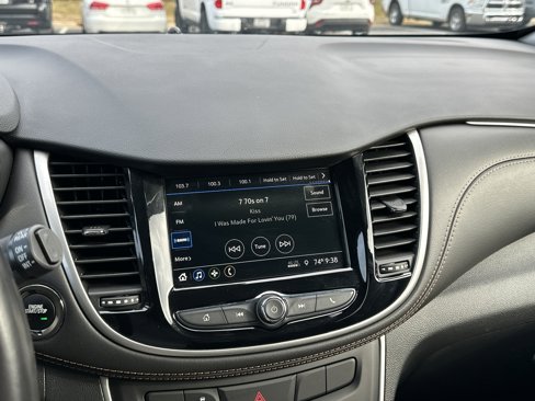 Certified 2019 Chevrolet Trax LT w/ LT Convenience Package image 28