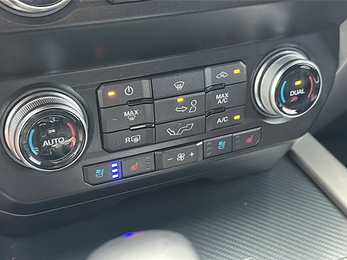 Used 2019 Ford F150 Lariat w/ Equipment Group 502A Luxury image 34