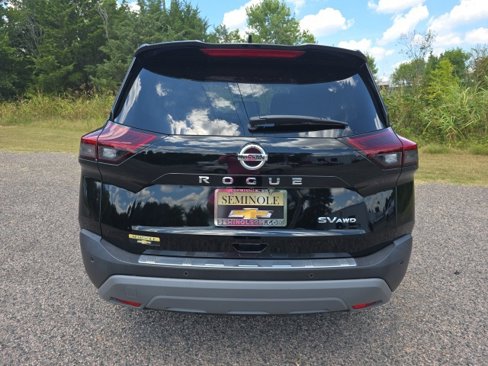 Used 2021 Nissan Rogue SV w/ Premium Package image 4