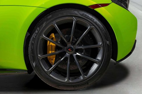 Used 2018 McLaren 570S Spider image 18