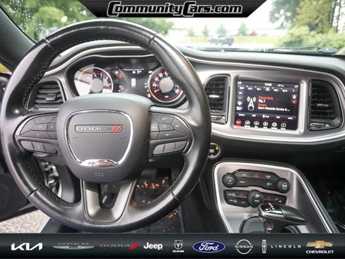 Used 2019 Dodge Challenger SXT image 13