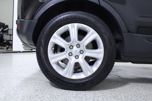 Used 2018 Land Rover Range Rover Evoque SE image 8