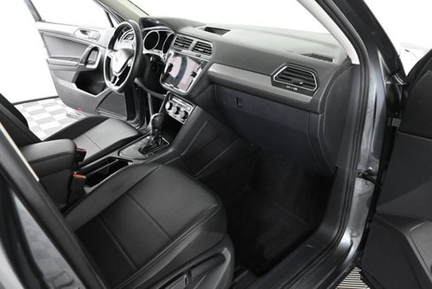 Used 2018 Volkswagen Tiguan SEL image 13