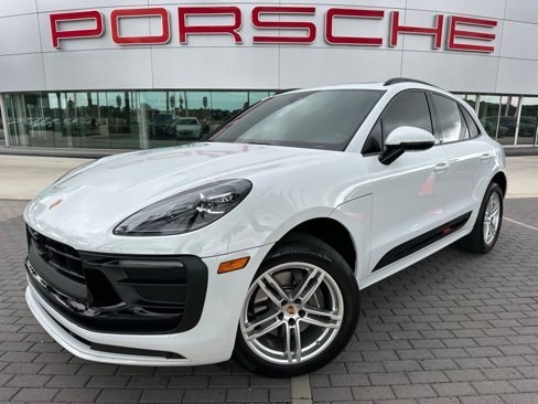 Used 2024 Porsche Macan image 1
