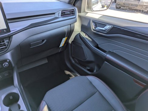 New 2025 Ford Escape ST-Line w/ Tech Pack #1 image 19