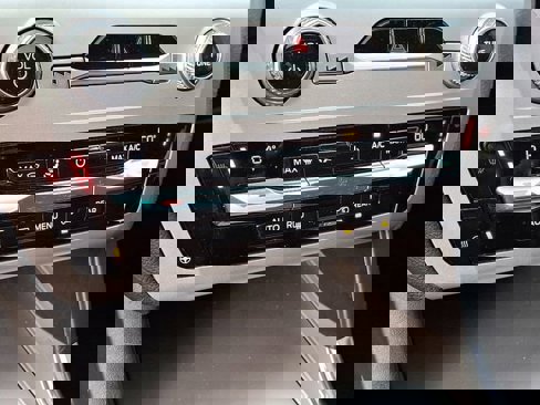 Used 2021 Ford Explorer XLT w/ Equipment Group 202A image 28