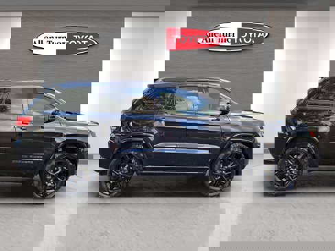 Used 2020 Jeep Grand Cherokee Altitude image 5