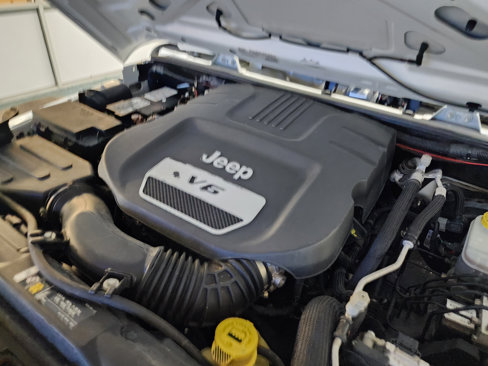 Used 2018 Jeep Wrangler Unlimited Sport S image 35