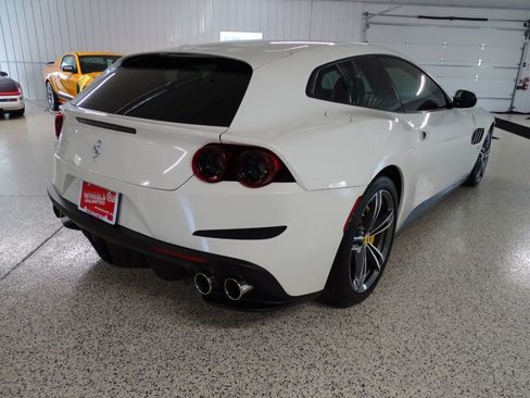 Used 2019 Ferrari GTC4Lusso image 7