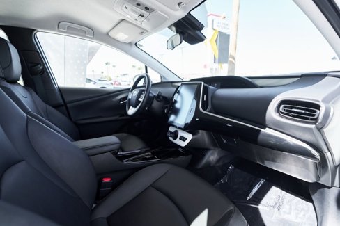 Used 2018 Toyota Prius Prime Premium image 24