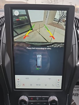 Used 2024 Ford Edge Titanium image 16