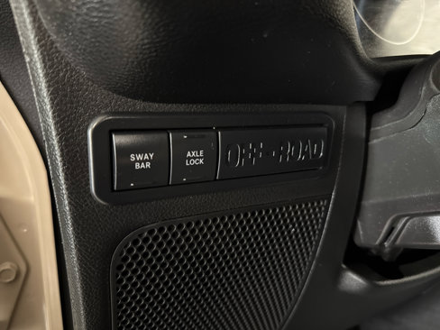 Used 2016 Jeep Wrangler Rubicon w/ Power Convenience Group image 11