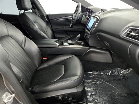 Used 2017 Maserati Ghibli image 3