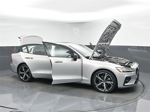 Used 2024 Volvo S60 B5 Plus image 51
