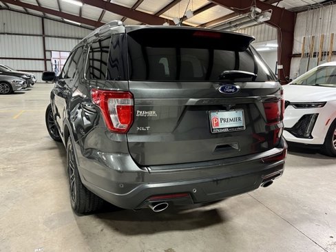 Used 2019 Ford Explorer XLT w/ Equipment Group 202A image 8