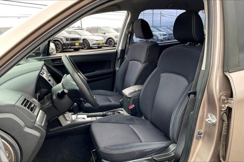 Used 2015 Subaru Forester 2.5i w/ Alloy Wheel Package image 19
