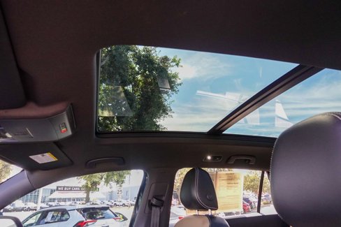 Used 2021 Volkswagen Atlas Cross Sport SE image 15
