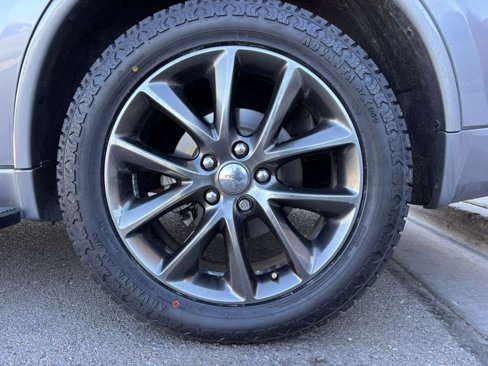 Used 2018 Dodge Durango GT image 36