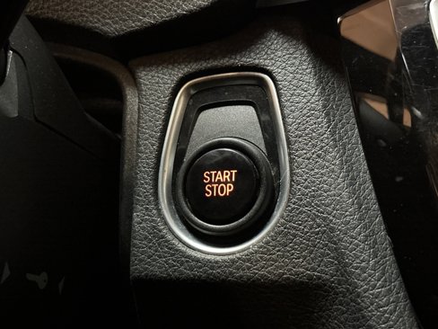 Used 2018 BMW 330e w/ Convenience Package image 21