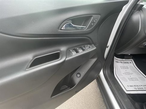 Certified 2020 Chevrolet Equinox LT w/ Driver Convenience Package image 23