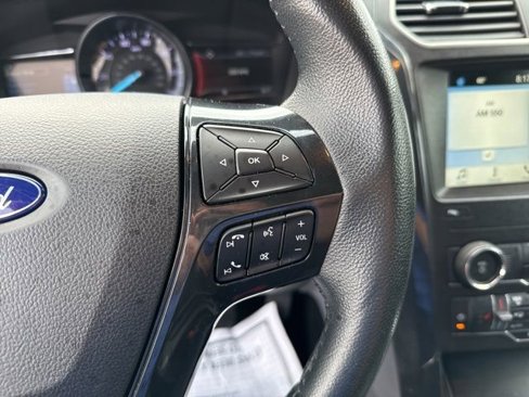 Used 2018 Ford Explorer XLT w/ Equipment Group 202A image 14