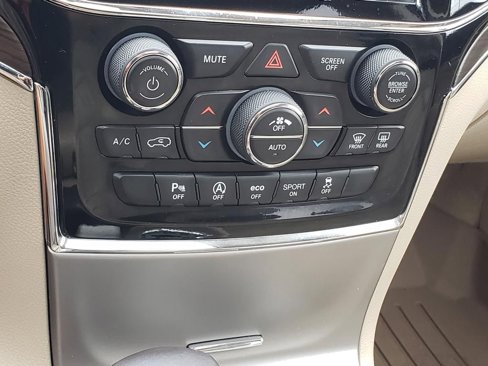 Used 2019 Jeep Grand Cherokee Overland image 38