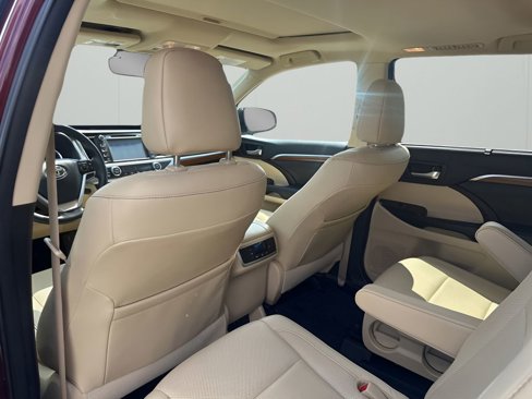 Used 2018 Toyota Highlander Limited image 18