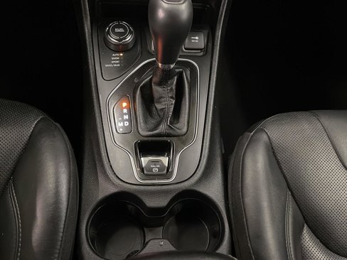 Used 2019 Jeep Cherokee Limited image 20