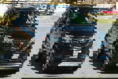 Used 2018 Buick Encore Preferred image 3