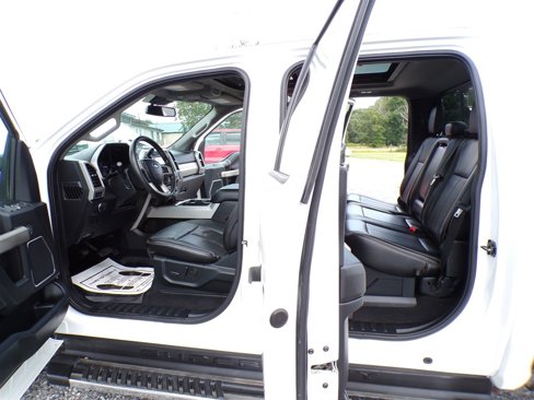 Used 2020 Ford F350 Lariat w/ Lariat Ultimate Package image 24